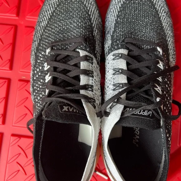 Nike Black and White Sneakers - Picture 2 of 7